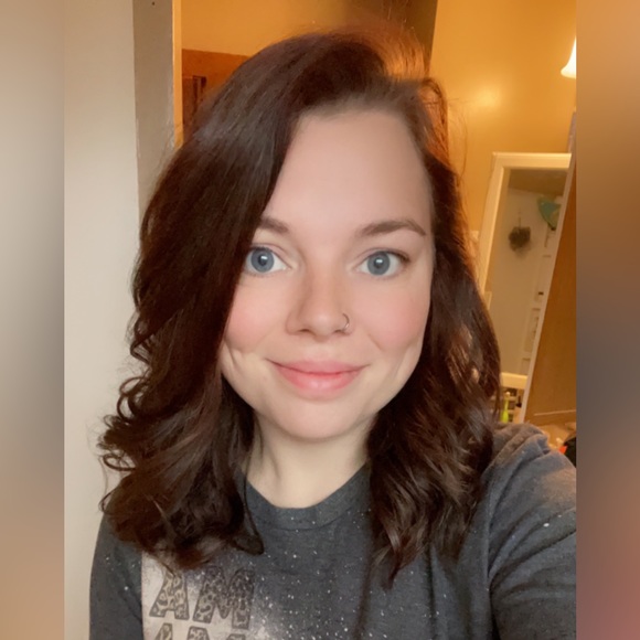 Meet your Posher! - Picture 3 of 3